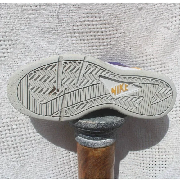 Nike Air Flight Huarache Lakers Size 9.5 705005-101 - Picture 9 of 10